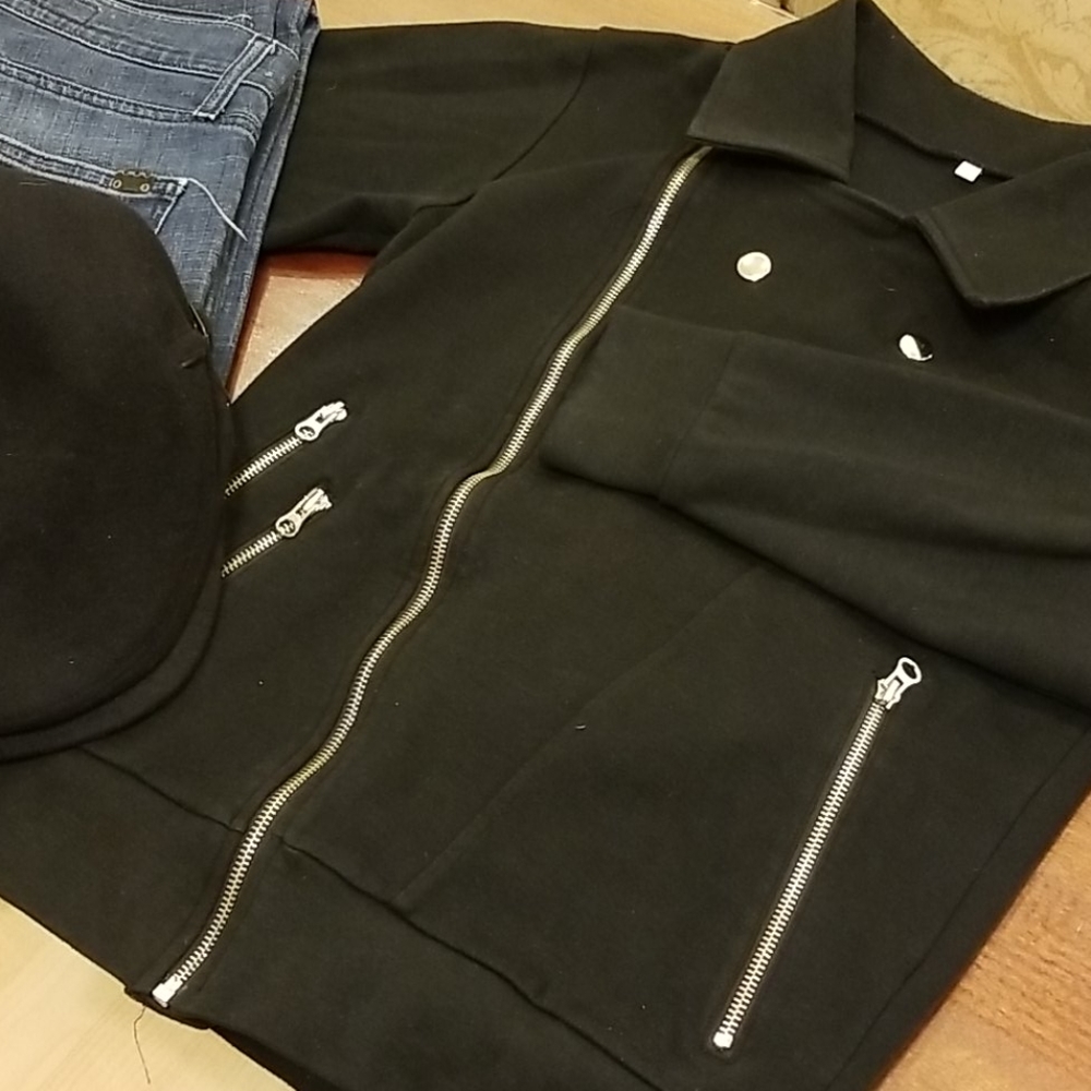 WIZIKOREA Asymmetric Zip Jacket